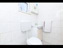 Prázdninový dům/vila Villa Vinko - with four rooms: H(8) Zátoka Voluja (Vinišće) - Riviera Trogir  - Chorvatsko  - H(8): koupelna s WC