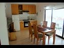 Apartmány Davor - 20m from sea : A1(2+2), A2(2+2), A3(6) Mali Iž (Ostrov Iž) - Riviera Zadar  - Apartmán - A2(2+2): kuchyně a jídelna