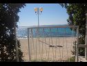 Apartmány Andri - 5 m from the beach : A1(4), A2-donji(2+2) Petrčane - Riviera Zadar  - pohled (dům a okolí)