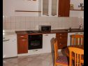 Apartmány Pupa - nice family apartments: A1 Dora(4+1), A2 Mihael(4+1), A3 Tea(2+1) Petrčane - Riviera Zadar  - Apartmán - A2 Mihael(4+1): kuchyně