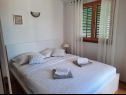 Apartmány Kike - 60 meters from the beach: A1(4+1), A2(4+1), A3(4+1), SA1(2) Petrčane - Riviera Zadar  - Apartmán - A2(4+1): ložnice