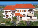 Apartmány Armitage - family friendly: A1(4), A2(4+1), A3(2+1), A4(2+1), A5(2+1) Privlaka - Riviera Zadar  - dům