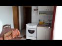 Apartmány Anna - peaceful and quiet: A2(4+1), A3(3) Sabunike - Riviera Zadar  - Apartmán - A3(3): kuchyně a jídelna