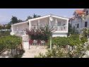 Apartmány Dobri - 500 m from beach: A5(2), A4(2+2), A3(2+2), A2(2+2), A6(2+1) Sabunike - Riviera Zadar  - Apartmán - A6(2+1): dům
