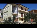 Apartmány Sunny  - sea side terrace & parking: A1(4+1), A2(6+1) Starigrad-Paklenica - Riviera Zadar  - dům