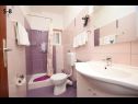 Apartmány Mirja - 130 m from sea: A1(8+1) Starigrad-Paklenica - Riviera Zadar  - Apartmán - A1(8+1): koupelna s WC