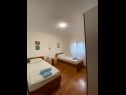 Apartmány Draga - comfortable & afordable: A1(2+2), A2(6), A3(2+2) Vir - Riviera Zadar  - Apartmán - A2(6): ložnice