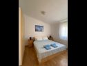 Apartmány Draga - comfortable & afordable: A1(2+2), A2(6), A3(2+2) Vir - Riviera Zadar  - Apartmán - A3(2+2): ložnice