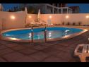 Apartmány Nenad - with pool; A1(4+1), A2(4+1), SA3(3), SA4(3), A5(2+2) Vrsi - Riviera Zadar  - bazén