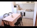 Apartmány a pokoje Jagoda - comfy and cozy : A1 Lijevi (3+2), A2 Desni (3+2), R1(4) Zadar - Riviera Zadar  - Apartmán - A1 Lijevi (3+2): kuchyně a jídelna