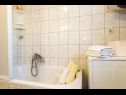 Apartmány Suza - relaxing & beautiful: A1(2+2), A2(4+2) Zadar - Riviera Zadar  - Apartmán - A1(2+2): koupelna s WC