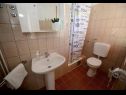 Apartmány Ankica - 150 m from beach: A1(2+2), A2(5), A3(4+1), A4(2+2) Zadar - Riviera Zadar  - Apartmán - A4(2+2): koupelna s WC