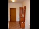 Apartmány FRANE - family apartment A1 prizemlje(4+1), A2 kat(4+1) Zaton (Zadar) - Riviera Zadar  - Apartmán - A1 prizemlje(4+1): chodník