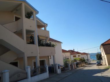 Apartmány Ena - near marina "Kornati": A1(4), A2(2) Biograd - Riviera Biograd 