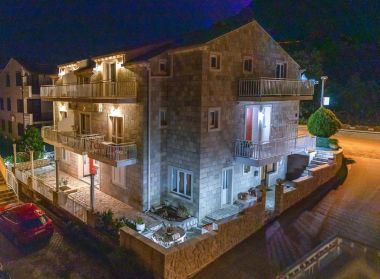 Apartmány Pavo - comfortable with parking space: A1(2+3), SA2(2+1), A3(2+2), SA4(2+1), A6(2+3) Cavtat - Riviera Dubrovnik 