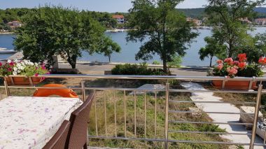 Apartmány Zvone - at the water front: A2(4), A1(2+2) Veli Rat - Ostrov Dugi otok 
