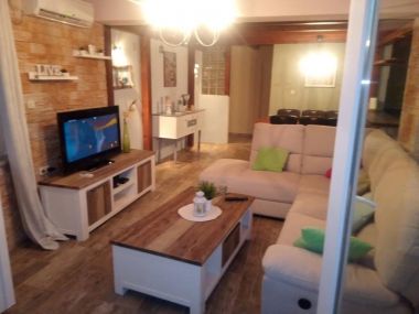 Apartmány Tanja - comfortable and close to the sea A1(6) Tisno - Ostrov Murter 