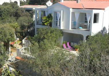 Apartmány Bari - 140 m from beach: A1(4+1), A2(4), A3(2+2) Mandre - Ostrov Pag 