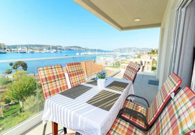Apartmány Iva - great view: A1(4) Seget Donji - Riviera Trogir 