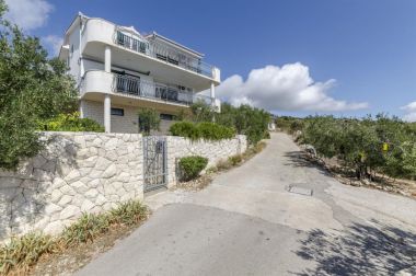 Apartmány Mil - 80m from the sea A1(4+1), A2(2) Sevid - Riviera Trogir 