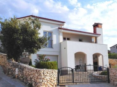 Apartmány Tih - 20 m from sea: A1 Ruzmarin(2+2), A2 Maslina(2+2) Sevid - Riviera Trogir 