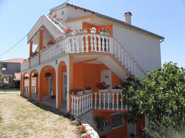 Apartmány Zvone - 100 m from sea: A1(4+1), A2(4+1) Bibinje - Riviera Zadar 