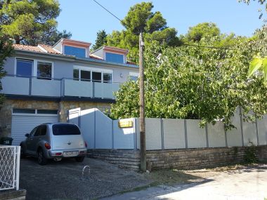 Apartmány Robi - 100 meters to the beach A1(2), A2(4+1), A3(4), A4 galerija(2) Donji Karin - Riviera Zadar 