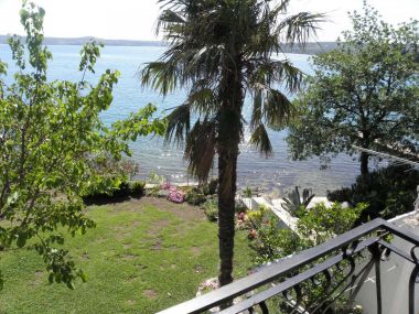 Apartmány Vlatkica - 10 m from beach: A1 Vlatkica(4), A2 Lea(4) Maslenica - Riviera Zadar 