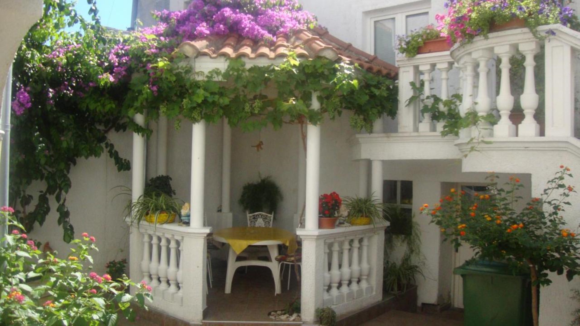 Apartmány Ksenija - with garden & BBQ: SA1(2+1), SA2(2+1), SA3(2+1), A4(2+2), A5(2+2) Vodice - Riviera Šibenik 