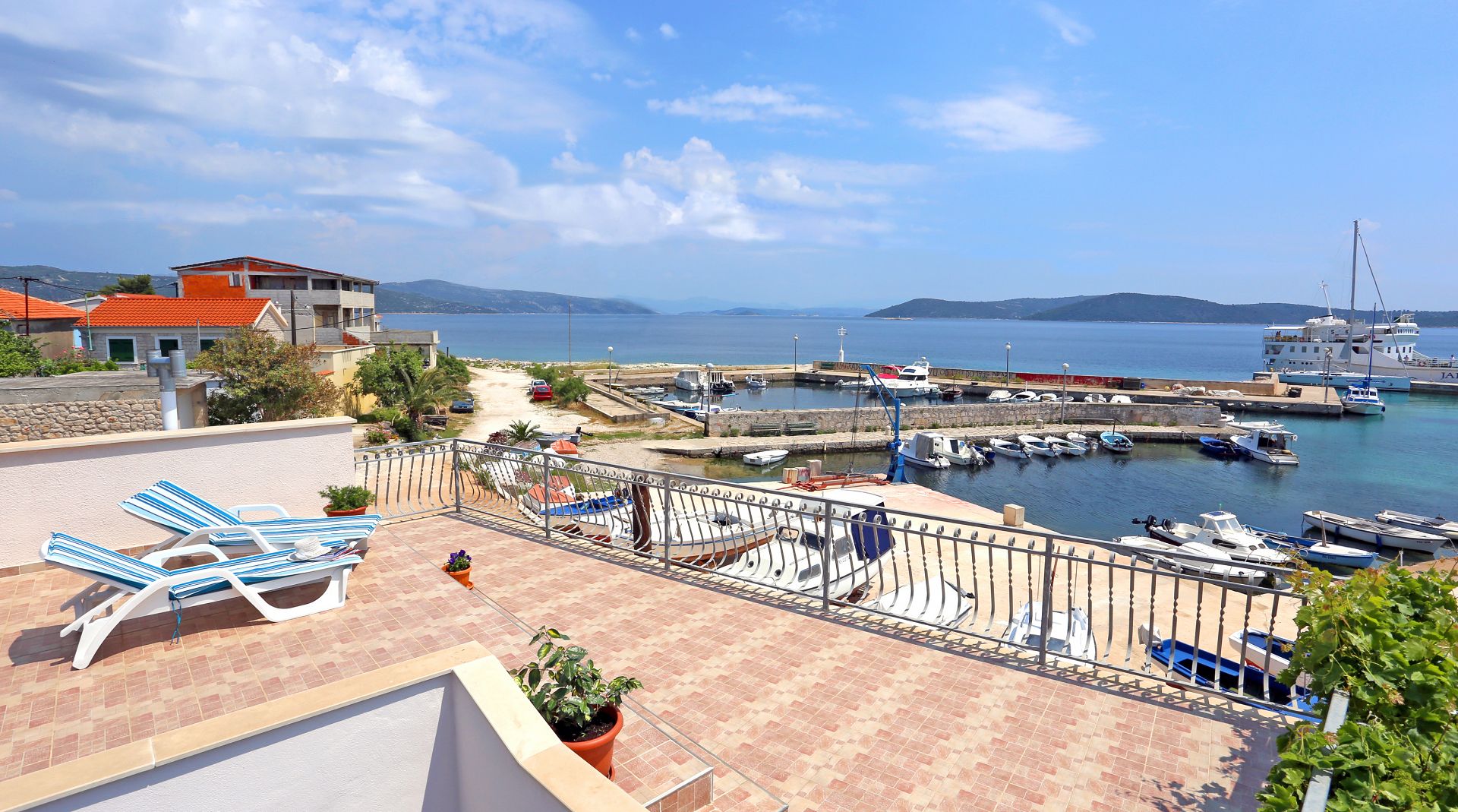 Apartmány Marija - beautiful sea view: A1(4+1) Drvenik Mali (Ostrov Drvenik Mali) - Riviera Trogir 